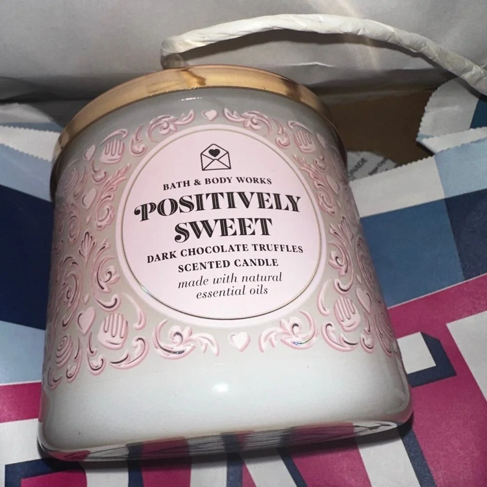 Bath and Body Works Positively Sweet‎ 3 Wick Candle